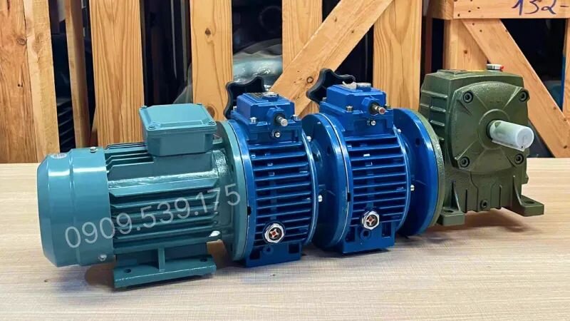 This series is a perfect combination of Gear Motors and Mechanical Speed Variators