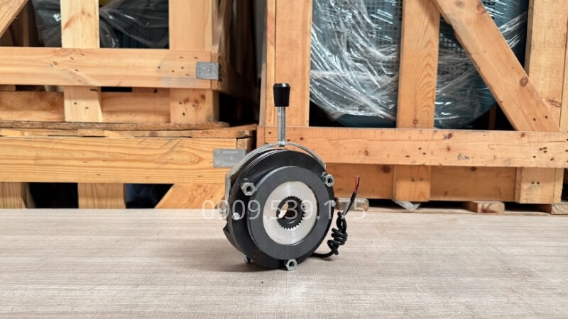 Thắng từ trên 7.5kW