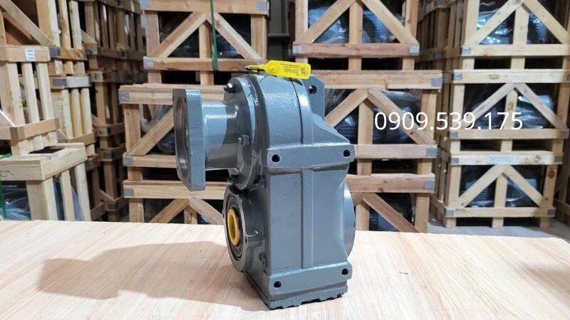 Thiết kế hộp giảm tốc cốt dương cho hệ thống truyền động ngoài