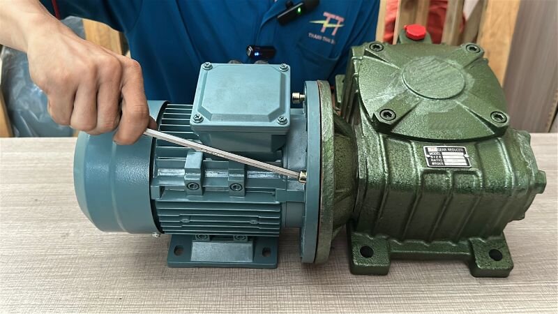 Cách lắp hộp giảm tốc WPDX với động cơ điện tạo thành động cơ giảm tốc WPDX