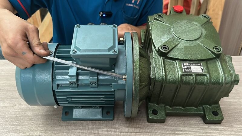 Cách lắp hộp giảm tốc WPDX với động cơ điện tạo thành động cơ giảm tốc