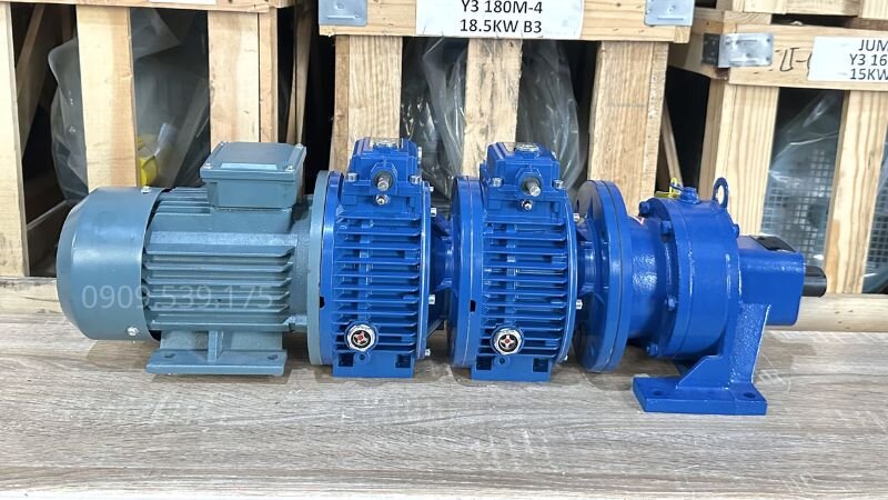 Cấu tạo của motor giảm tốc 3 cấp (2 UDL 2.2kW và 1 Cycloid X4)