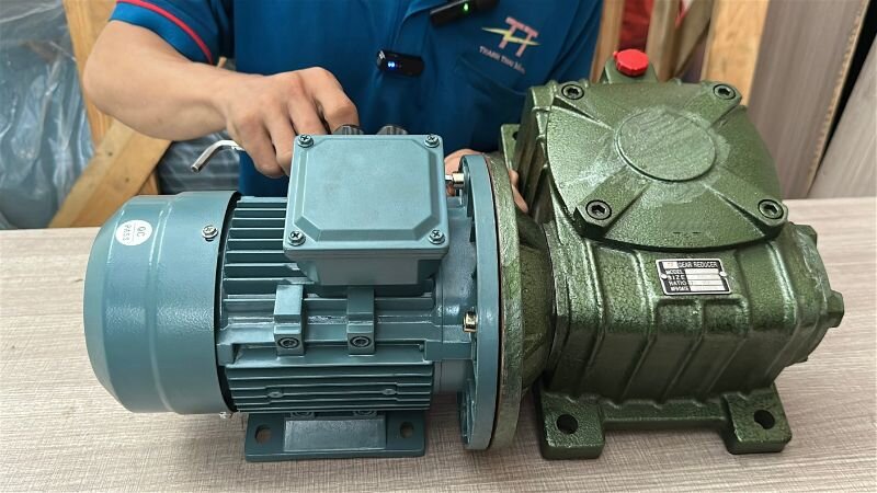 Hướng dẫn lắp hộp giảm tốc trục vít WPDX với động cơ điện tạo thành motor giảm tốc