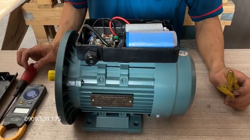 Cách kiểm tra và thay tụ đề tụ ngậm cho motor.