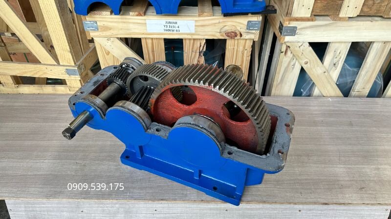 Bánh răng nghiêng vận hành êm và chịu tải tốt