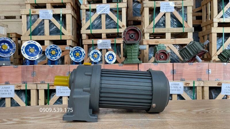 Bôi dầu chống rỉ để bảo vệ trục motor giảm tốc