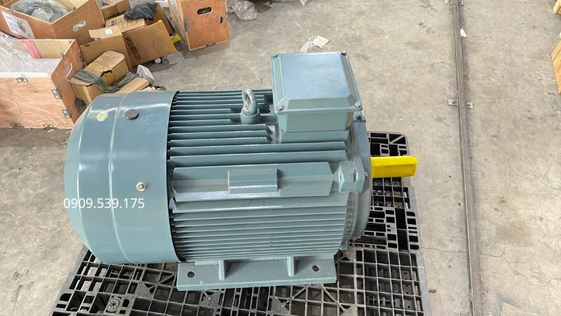 Kiểm tra dòng điện khởi động và các thông số vận hành sau khi lắp đặt để đảm bảo hệ thống hoạt động đúng yêu cầu