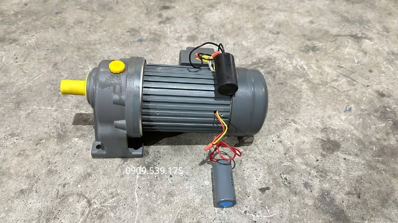 Quan sát hình dạng tụ điện để phát hiện dấu hiệu hư hỏng rõ ràng