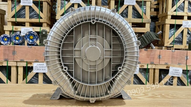 Áp lực gió đầu ra quạt thổi khí con sò thấp