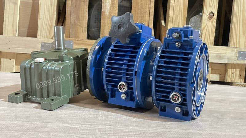 How to install WPDO gearbox and 2 UDL mechanical speed variators to form a 3-stage gearbox