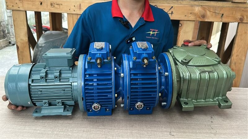 How to assemble an electric motor with 2 UDLs and 1 WPDX gearbox to create a 3-stage gear motor