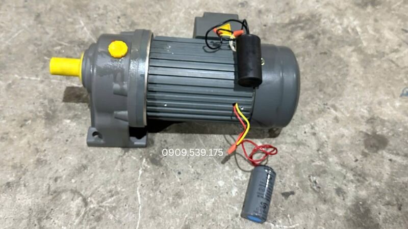 Chuẩn bị đầy đủ dụng cụ giúp thay tụ an toàn và đúng kỹ thuật