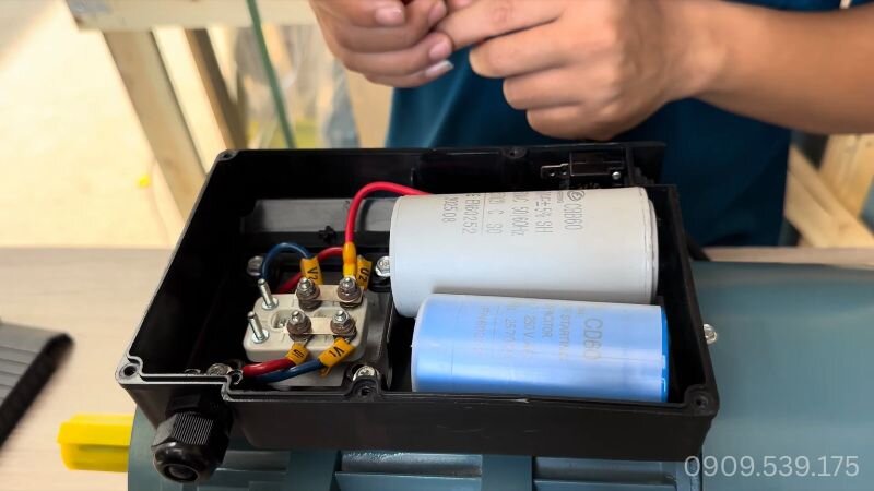 Đấu lại cầu điện trong hộp cực theo tem motor 110V/220V