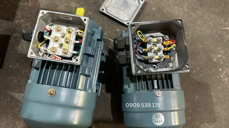 Kiểm tra tem motor, số đầu dây để thực hiện cách đấu motor 3 pha 380V sang 3 pha 220V chuẩn kỹ thuật