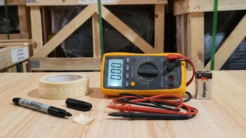 Dụng cụ chuẩn bị để dò đầu dây motor 3 pha