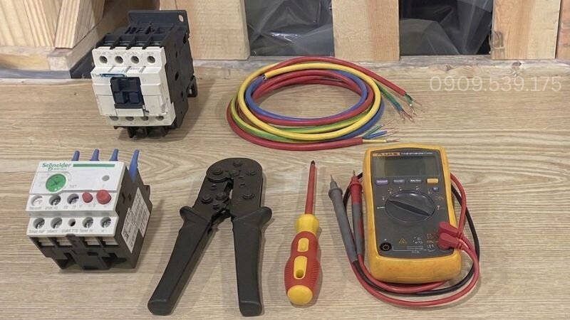 Dụng cụ đấu rơ le nhiệt cho động cơ điện 3 pha