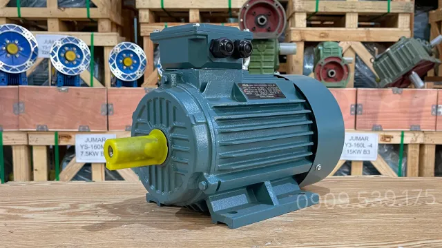 Góc xéo của động cơ điện chân đế