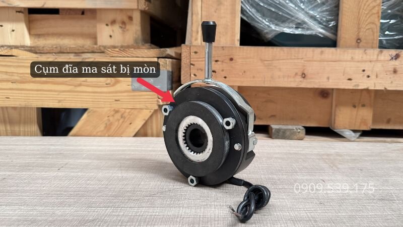 Khoảng hở không khí do mòn thắng
