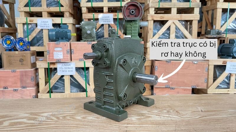 Kiểm tra dấu hiệu hỏng bạc đạn hộp giảm tốc