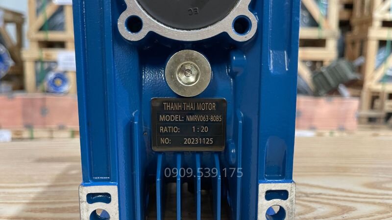 Kiểm tra nút thông hơi và phớt chắn dầu hộp số
