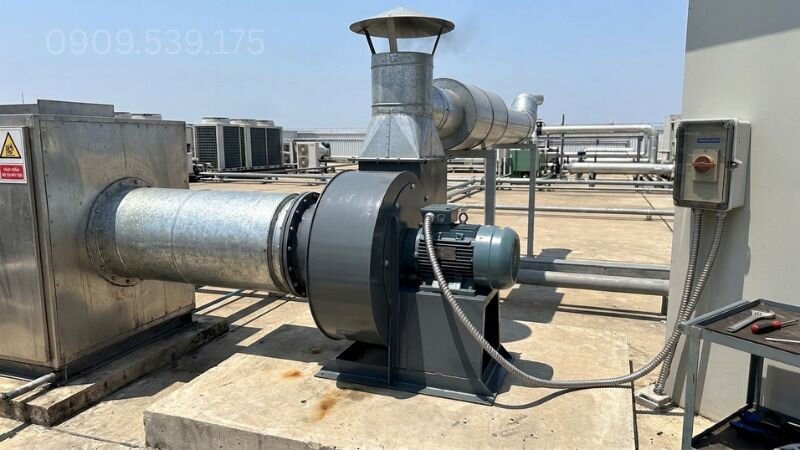 Lắp đặt máy thổi khí ngoài trời không có mái che