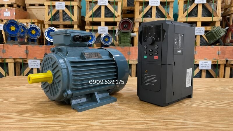 Motor chạy qua biến tần phát tiếng kêu e e trong quá trình vận hành