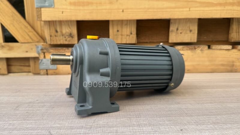 Thay cầu chì đúng kỹ thuật để đảm bảo an toàn và bảo vệ động cơ