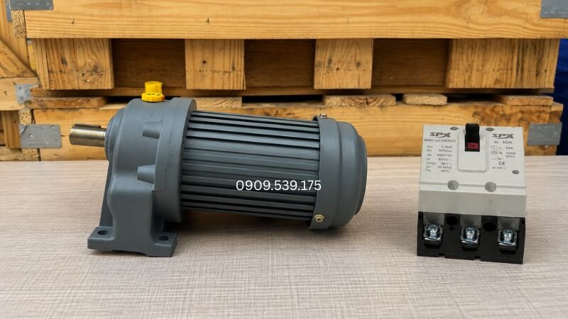 Các nguyên nhân phổ biến khiến motor giảm tốc chạy làm nhảy CB khi khởi động hoặc vận hành