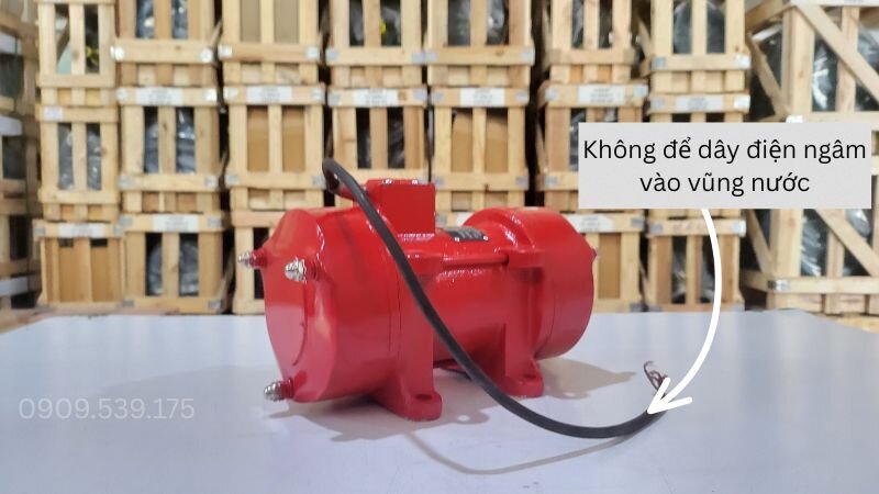 Những nguyên tắc bắt buộc để tránh điện giật khi dùng máy đầm