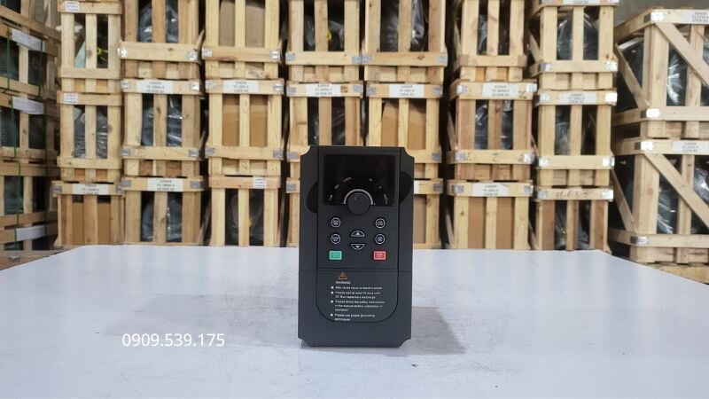 Kiểm tra đầu dây nguồn bị lỏng gây sụt áp