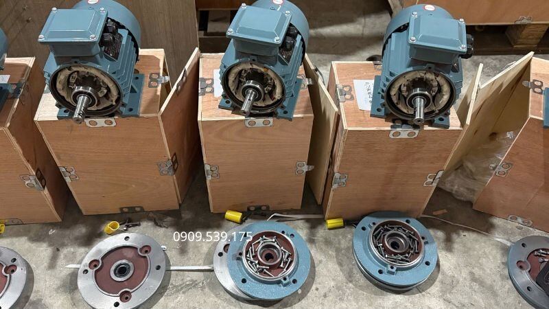 Đo điện trở cách điện sau khi motor được sấy khô