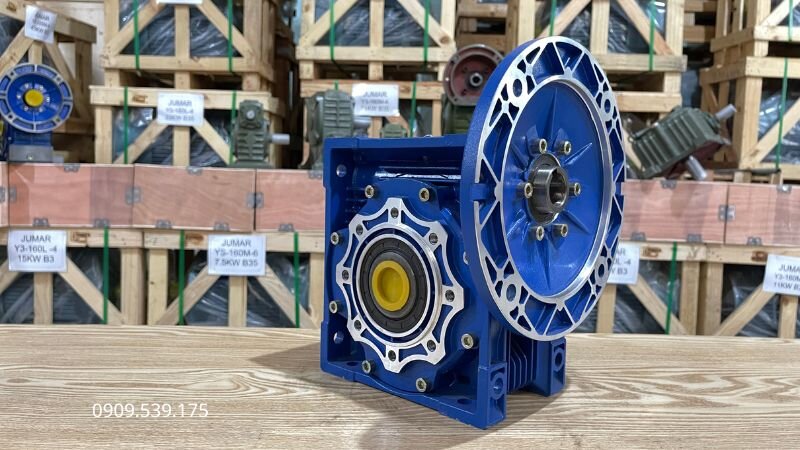 Kiểm tra trục vào và trục ra trước khi vận hành