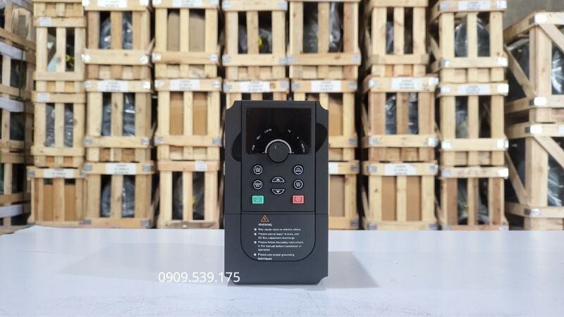 Đo điện áp đầu vào để xác định nguyên nhân lỗi UV