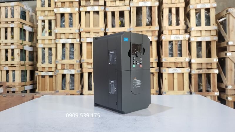 Kiểm tra lịch sử lỗi và điện áp DC Bus của biến tần