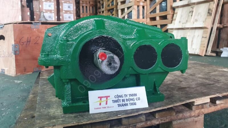 Hộp giảm tốc giúp máy băm gỗ hoạt động ổn định hơn