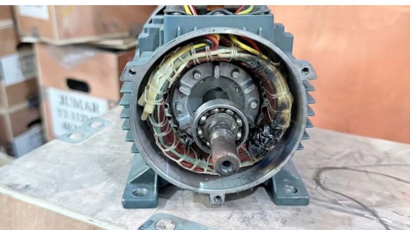 Motor không quay và phát tiếng rền lớn do chập vòng dây stator