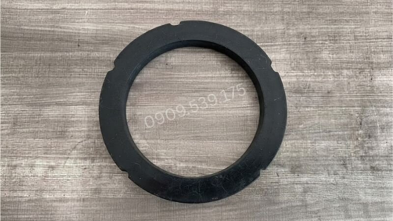 Phớt cao su bị lão hóa và nứt nẻ sau thời gian dài sử dụng