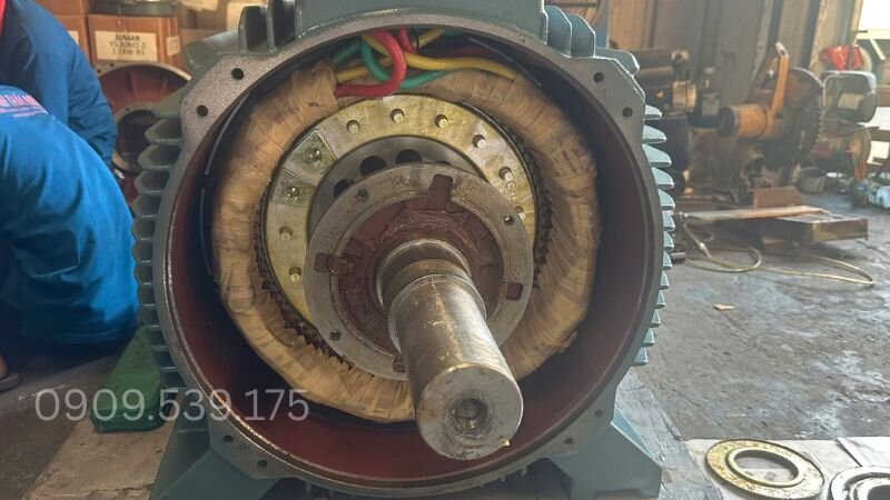 Rung lắc và ma sát lâu ngày gây chập các bối dây stator