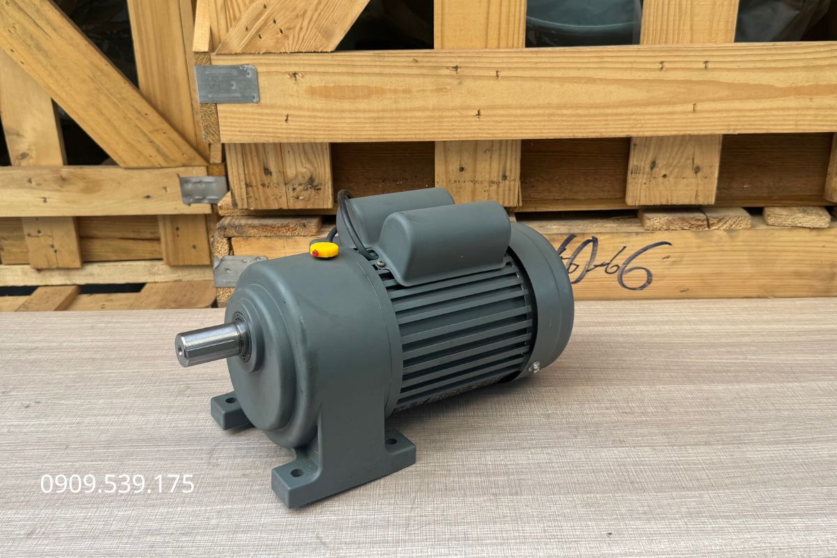 Tốc độ trục ra motor giảm tốc chân đế thay đổi theo tốc độ động cơ và tỷ số truyền