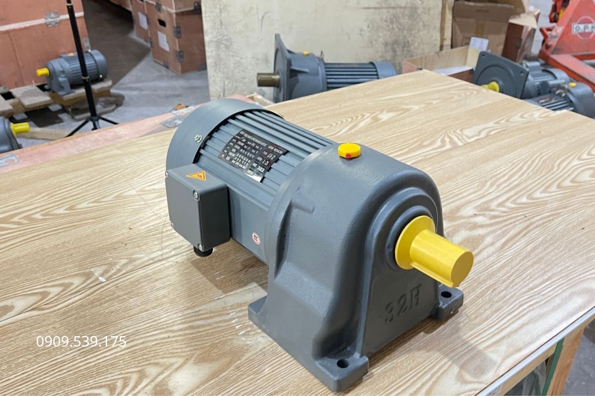 Motor giảm tốc chân đế ứng dụng cho băng tải, máy khuấy, máy trộn và máy nông nghiệp