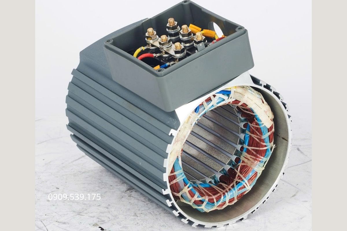 Cấu tạo motor giảm tốc chân đế gồm động cơ điện, hộp giảm tốc, chân đế