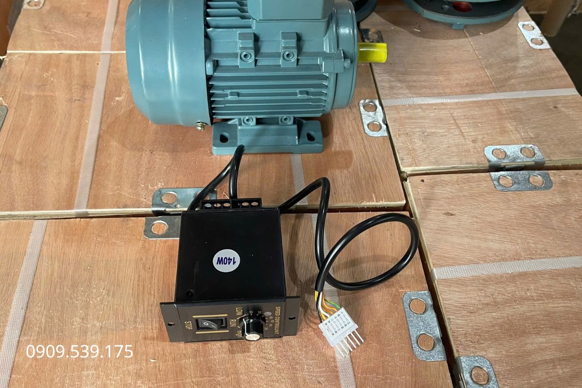Chọn bộ điều chỉnh tốc độ motor 1 pha dựa trên điện áp, công suất, dòng điện và loại tải