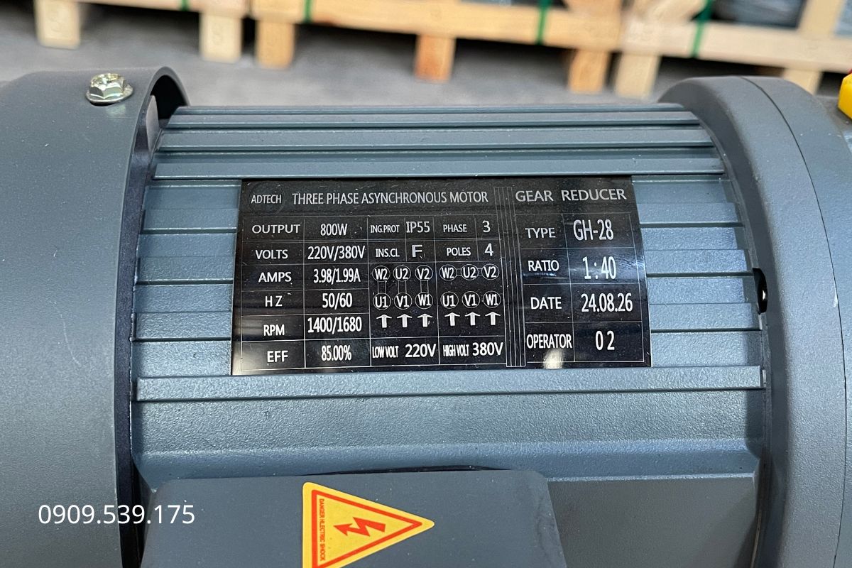 Chọn hộp giảm tốc đảo chiều dựa trên công suất, tải, tỷ số truyền, nguồn điện và kiểu lắp