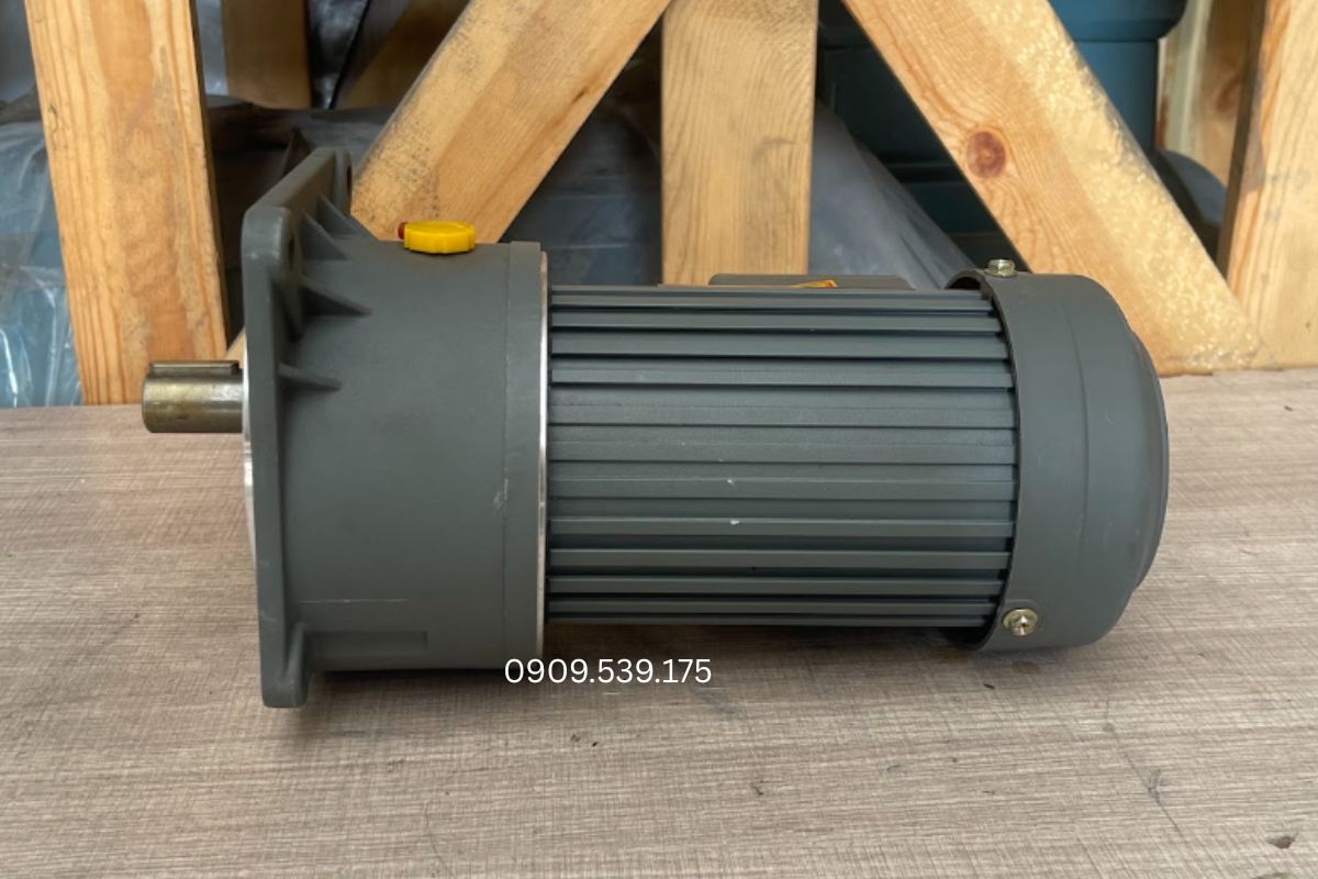 Kiểm tra motor, dầu bôi trơn và hệ thống làm mát định kỳ giúp hạn chế sự cố trong quá trình vận hành